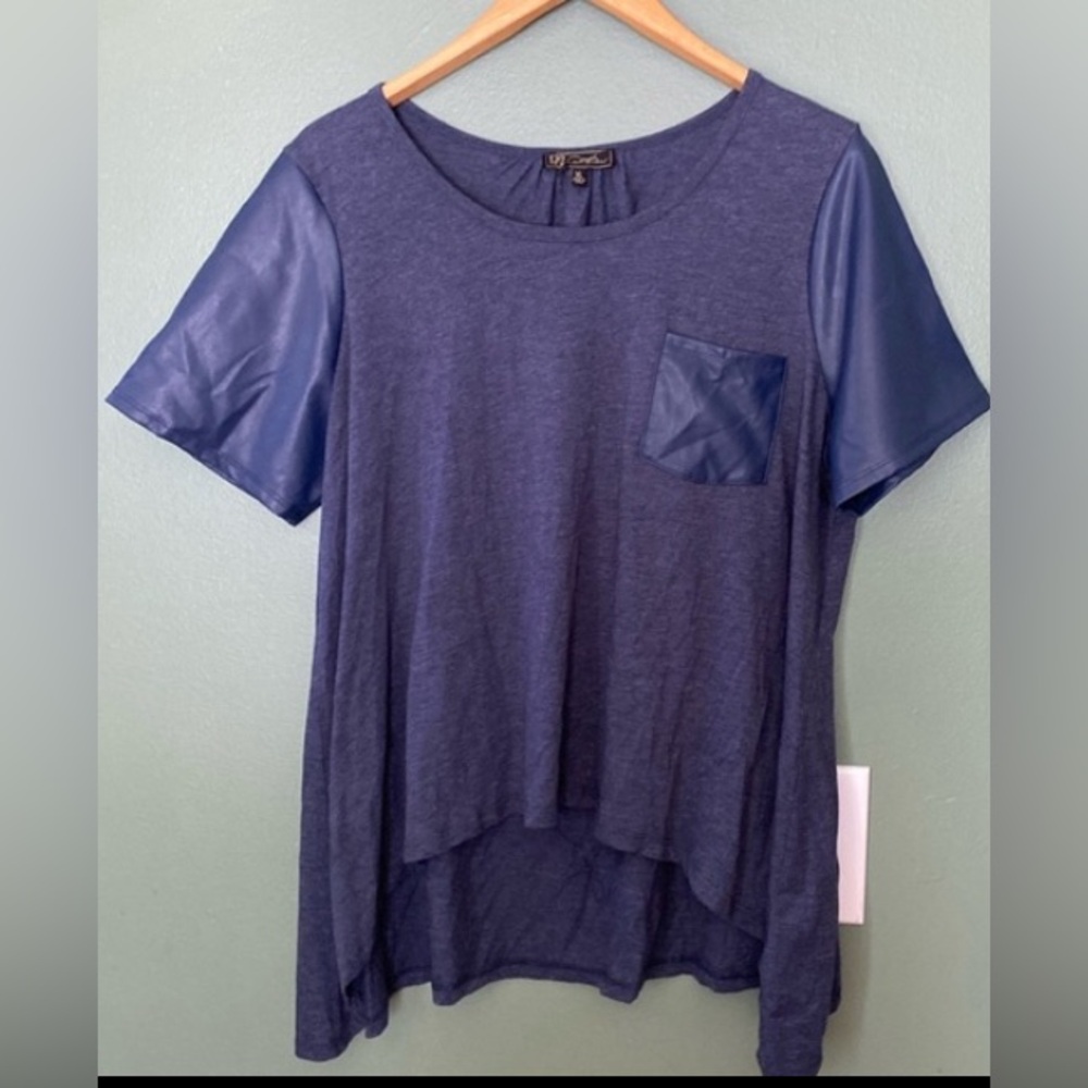 Diana Gilman purple short faux leather sleeves scoop neck casual tee top